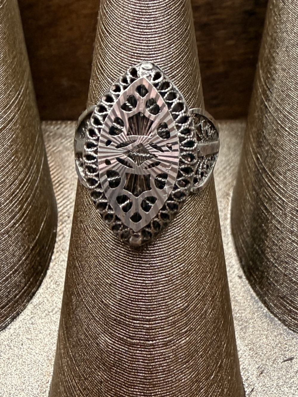 Vintage Filagree 925 Sterling Silver ring size 8